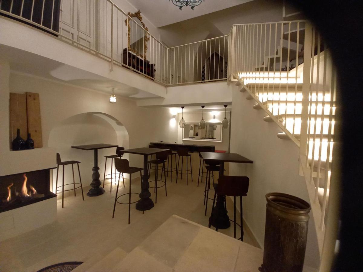 Le Petit Palais - Naples Bed & Breakfast Exterior photo