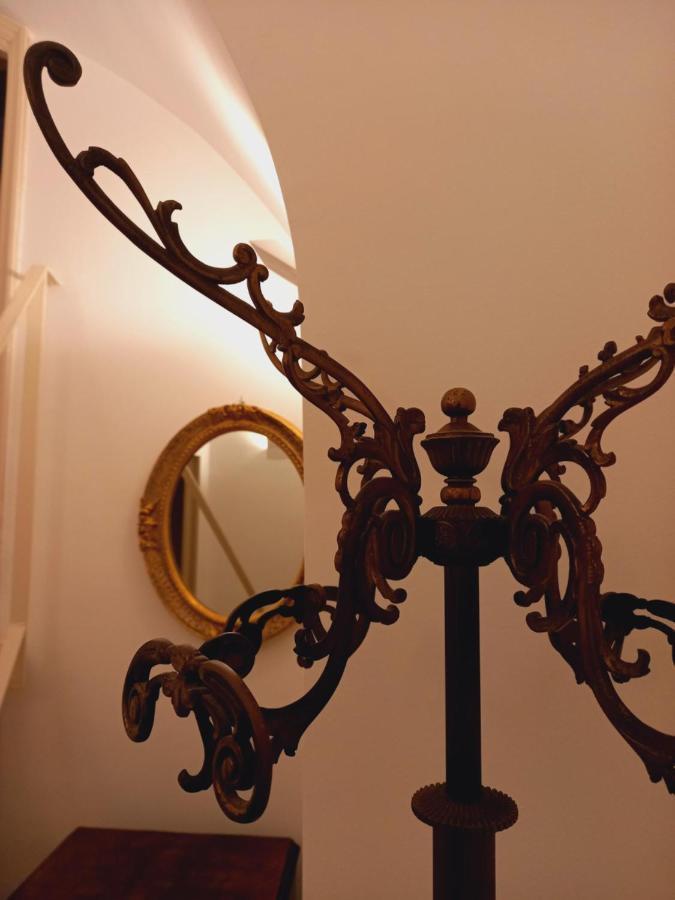 Le Petit Palais - Naples Bed & Breakfast Exterior photo