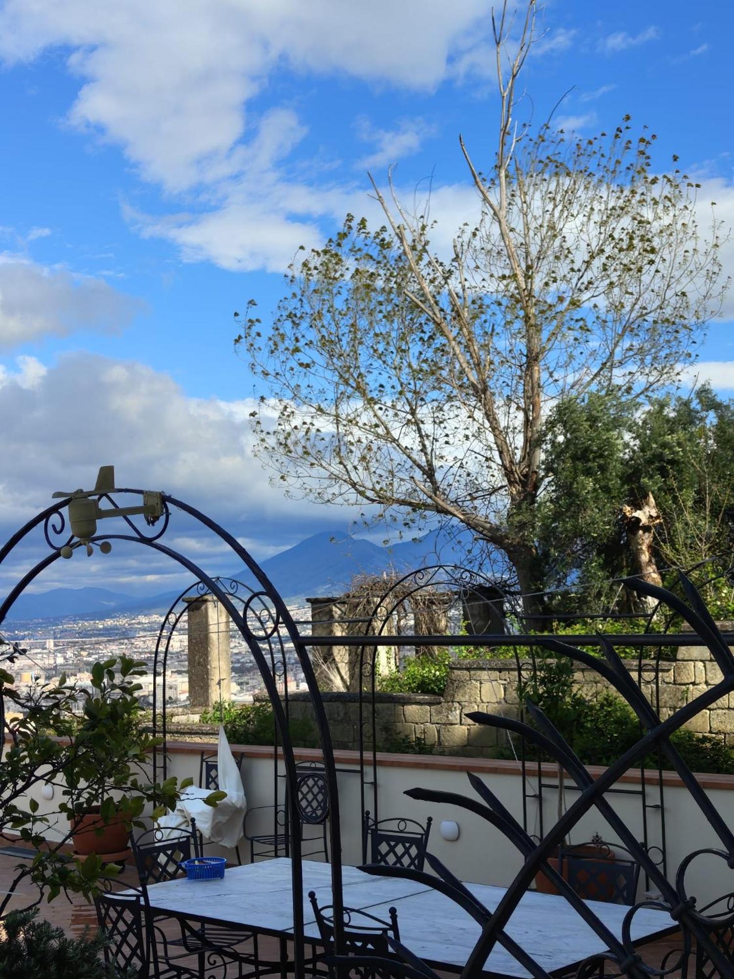 Le Petit Palais - Naples Bed & Breakfast Exterior photo